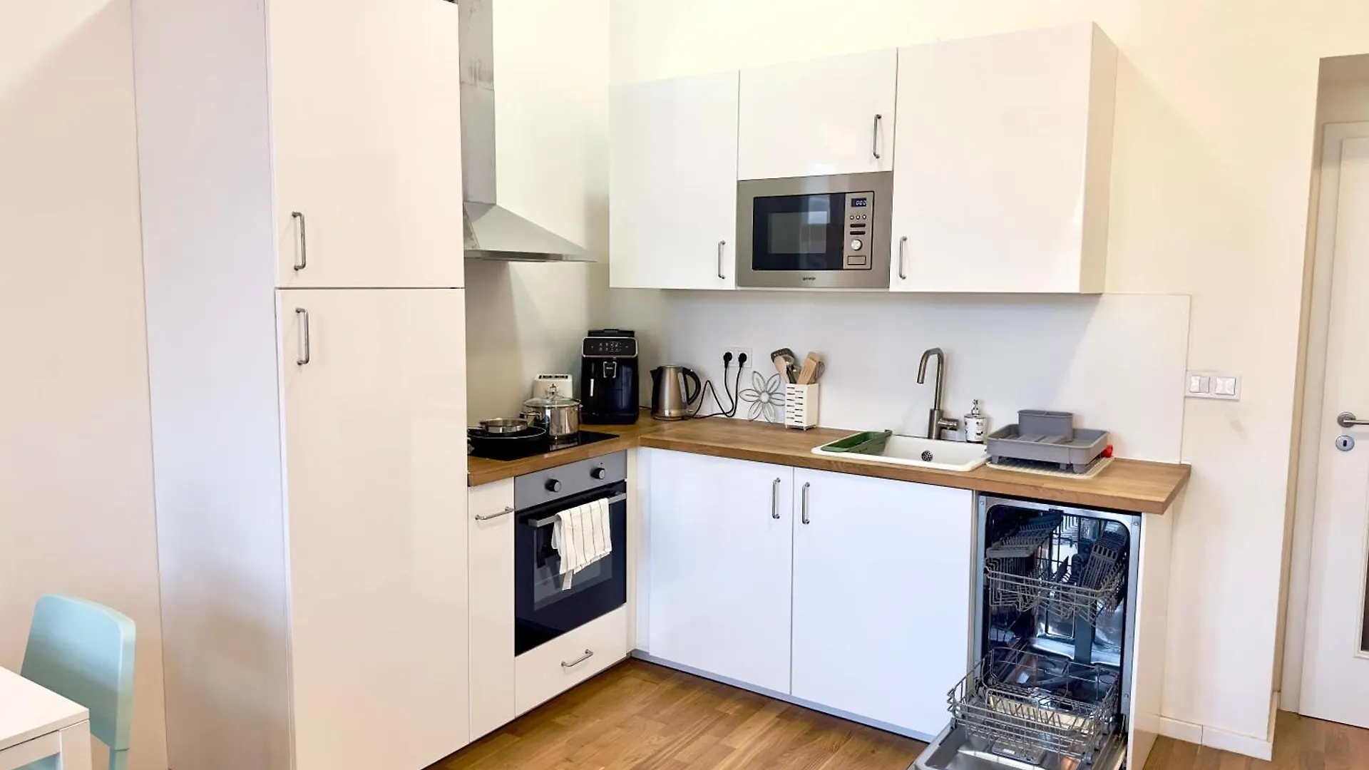 Modern 2 Bed-Room Apartment In Prague 1 With Stunning National Museum View