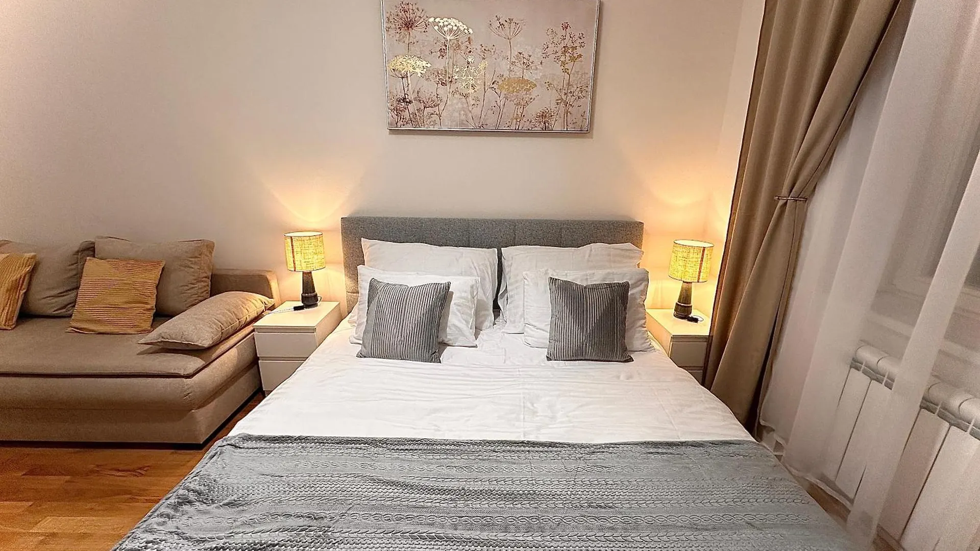 Modern 2 Bed-Room Apartment In Prague 1 With Stunning National Museum View