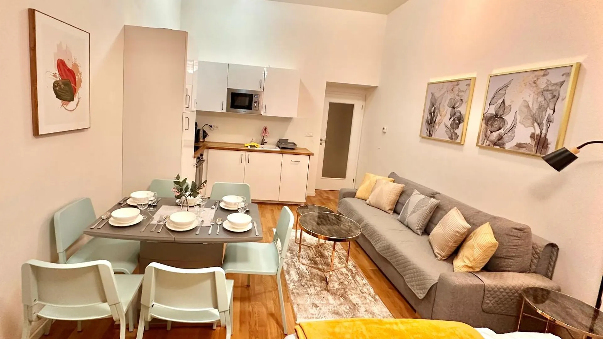 Modern 2 Bed-Room Apartment In Prague 1 With Stunning National Museum View