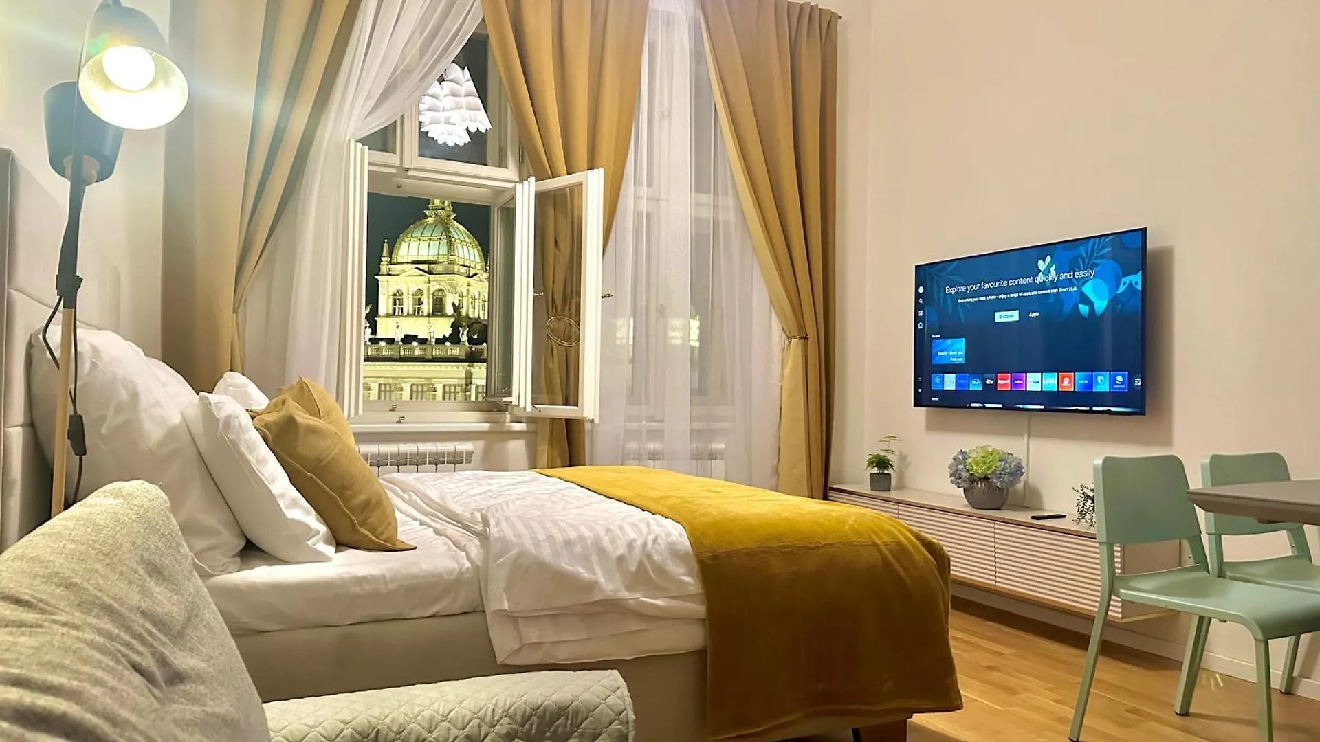 Modern 2 Bed-Room Apartment In Prague 1 With Stunning National Museum View
