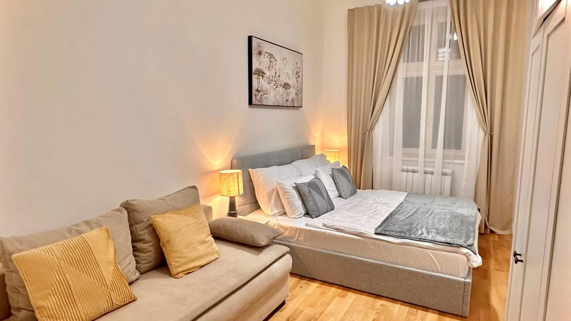 Modern 2 Bed-Room Apartment In Prague 1 With Stunning National Museum View